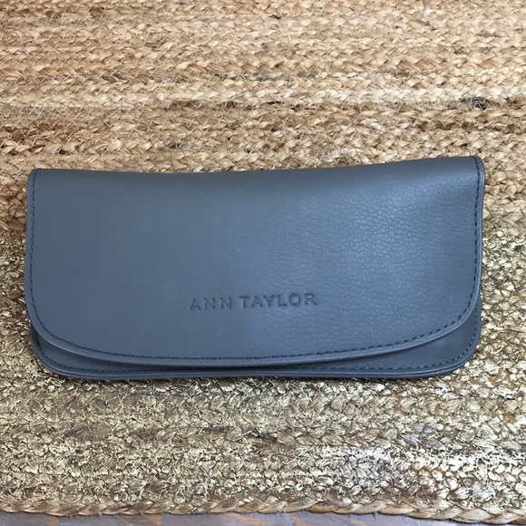 Ann Taylor Accessories - ⚫️ Ann Taylor ⚫️…Women’s Gray Sunglasses/ Glasses Holder!